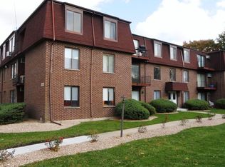 1711 Parklake Dr APT 3F, Morris, IL 60450