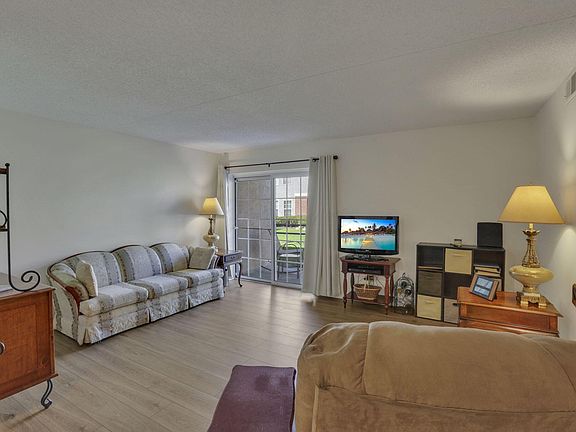 4th image of 7150 E Main St APT B101