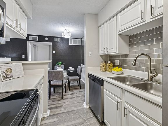 3rd image of 2601 Repsdorph Rd #18-1808