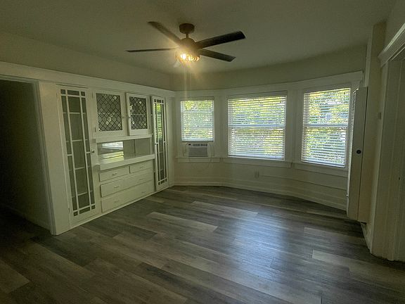 5th image of 878 W 40th Pl #878