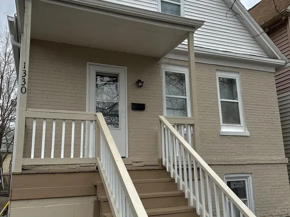 1330 West Hayes AVENUE, Milwaukee, WI 53215