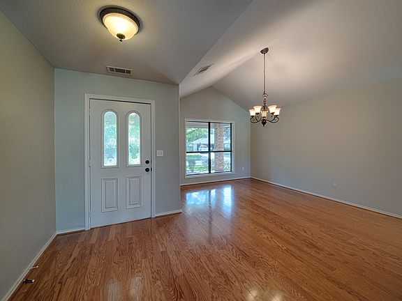 2nd image of 120 Broadmoor St