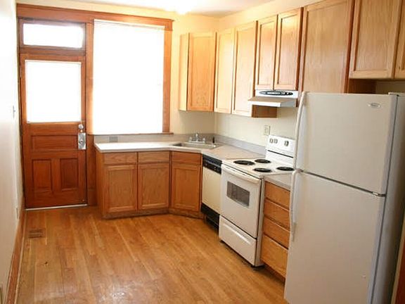 3rd image of 5784 Pershing Ave #320911