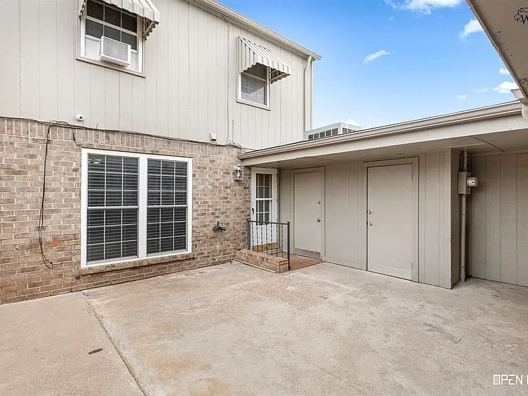 3006 Barrywood Dr — Photo 26