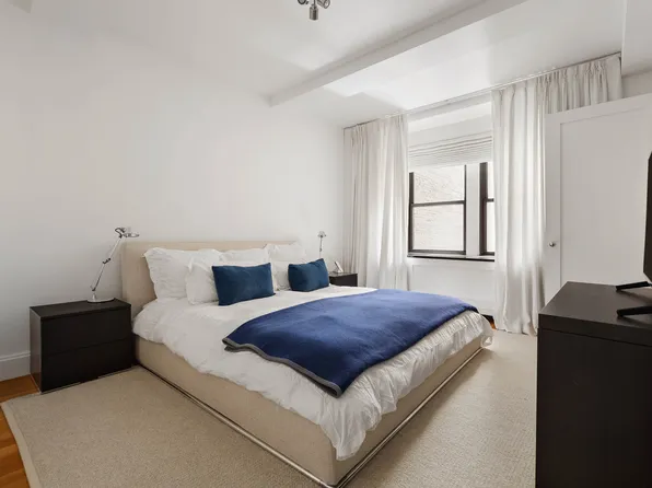 110 Central Park South image 11 of 18