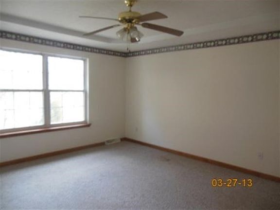 5th image of 742 Dawson Ln