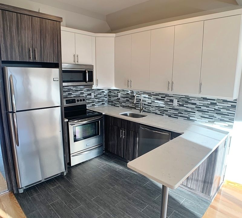 1st image of 14-18 31st Ave #2FF