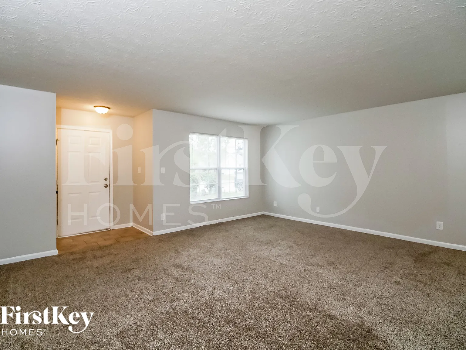 4 bed, 2.0 bath, 2621 sqft, $2,365 — Photo 4