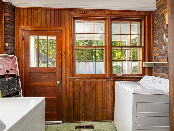 5th image of 15 Warren Ct