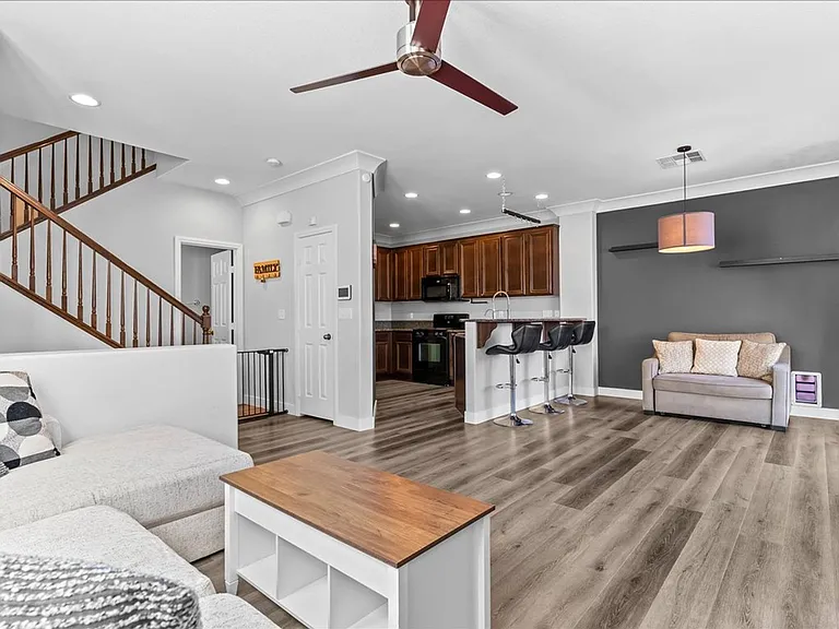 9131 Mount Wilson St — Photo 8