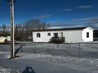 313 Richards Ave W, Alexander, ND 58831