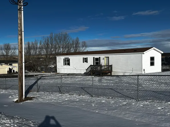 313 Richards Ave W, Alexander, ND 58831