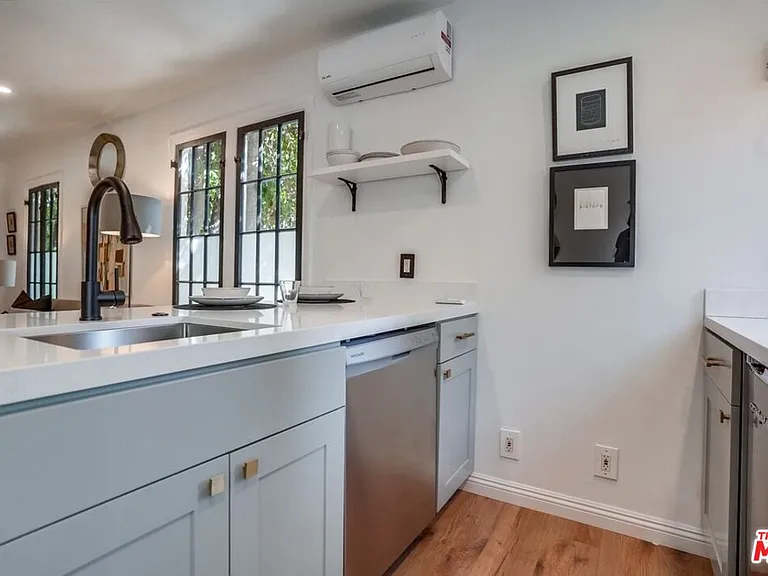 1574 Murray Dr — Photo 16
