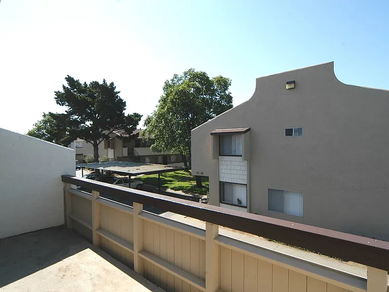 Boronda Manor — Photo 17