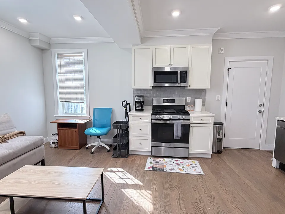 93 George St #1