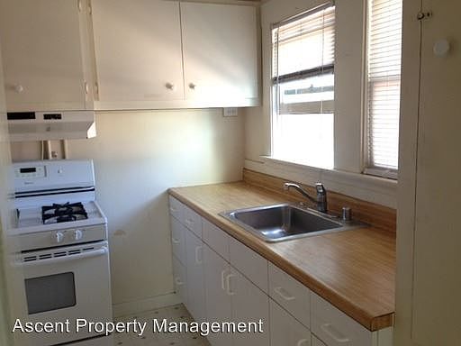 2nd image of 920 Orange Ave #2