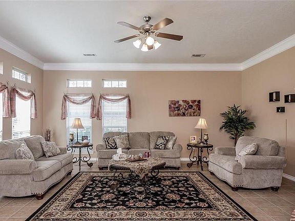 5th image of 1415 Dayton Ct