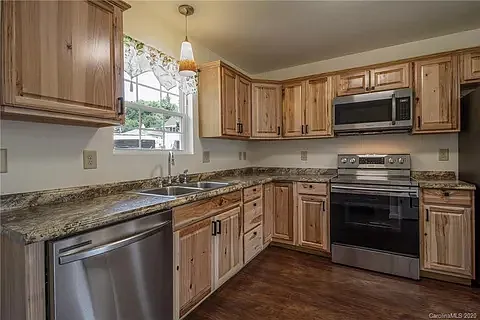 40 Eddie Dr — Photo 7