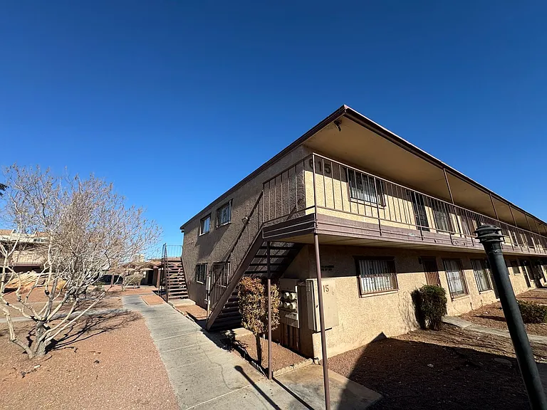 615 S Royal Crest Cir #11 — Photo 1