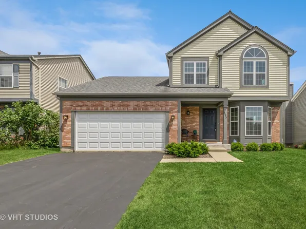 697 Fair Links Way, Gurnee, IL 60031