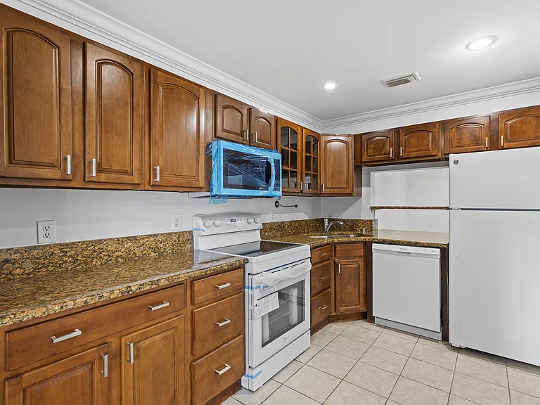 814 Hill Dr #C — Photo 9