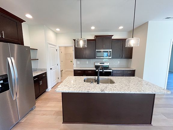 The Flightline Plan, Kitchen