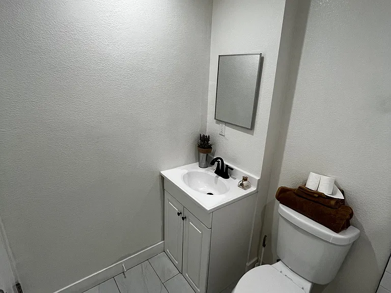 4518 3/4 S Normandie Ave #3/4 — Photo 10