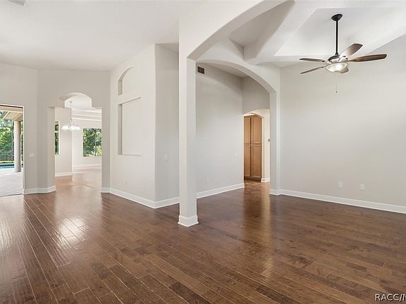 5th image of 5902 Hammock Woods Dr