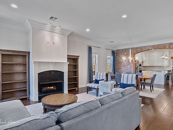 2nd image of 3041 Newberry Ln