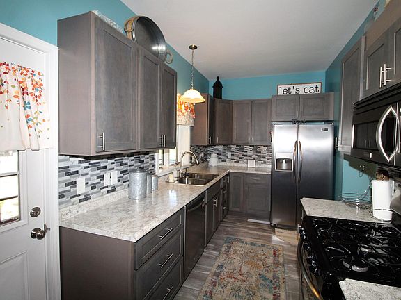 2nd image of 68 Sonnet Ln