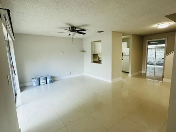 451 Cypress Way W, Palm Springs, FL 33406