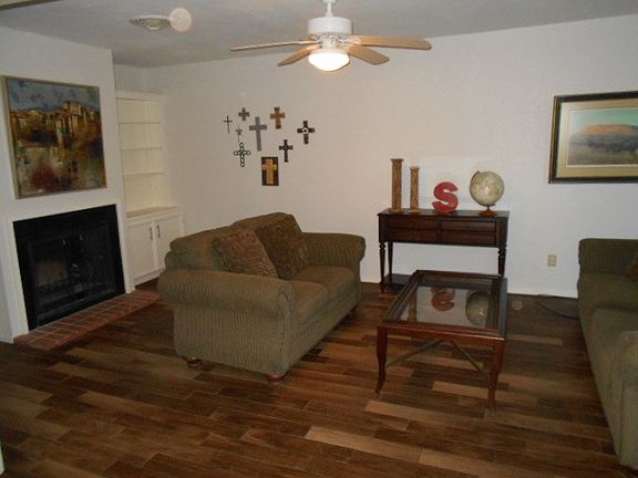 4th image of 1909 Woodlawn Dr