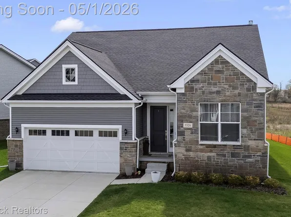 5526 Helmsdale Blvd, West Bloomfield, MI 48322