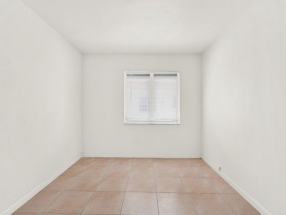 2nd image of 223 Antilla Ave #5