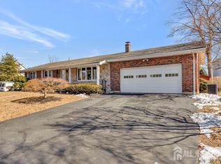 450 Dorn Ave, Middlesex, NJ 08846