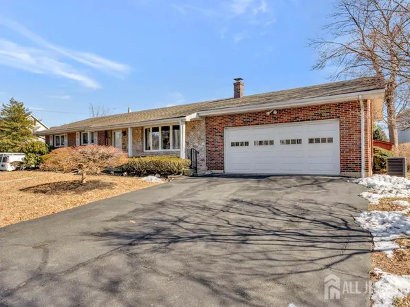 450 Dorn Ave, Middlesex, NJ 08846