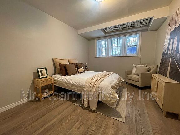 3rd image of 2 Balsam Ave S #3