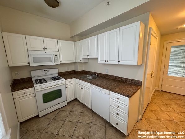55 Ashford St APT 6