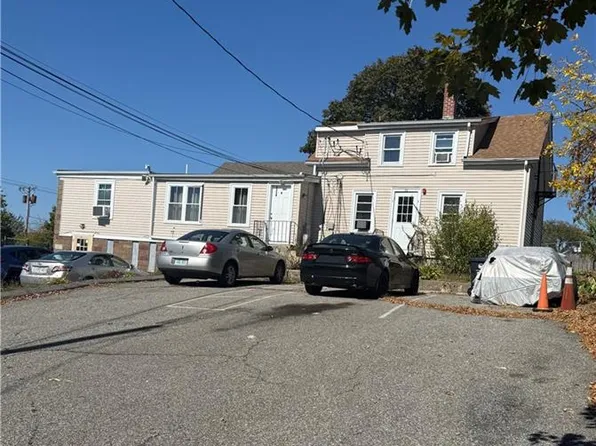 169 Warren Ave, Pawtucket, RI 02860