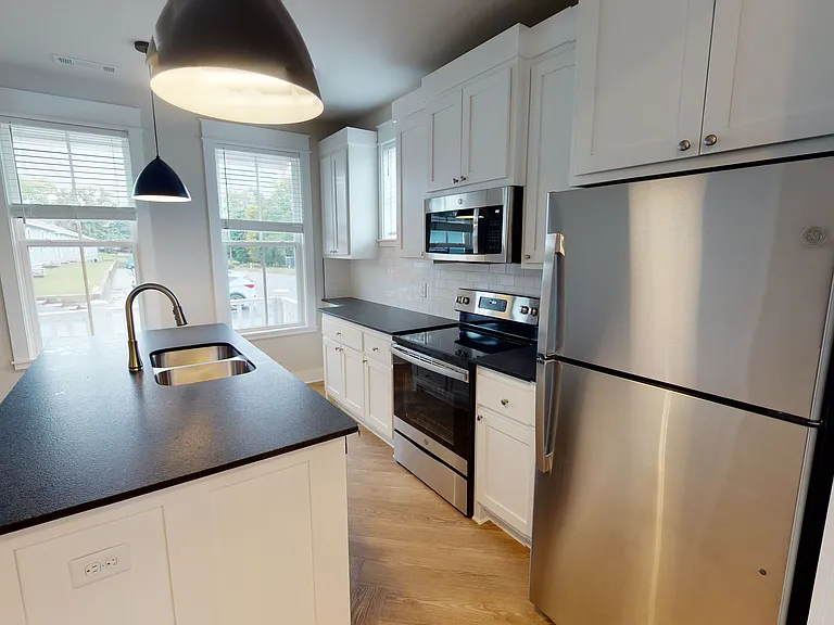Kitchen with eat at bar