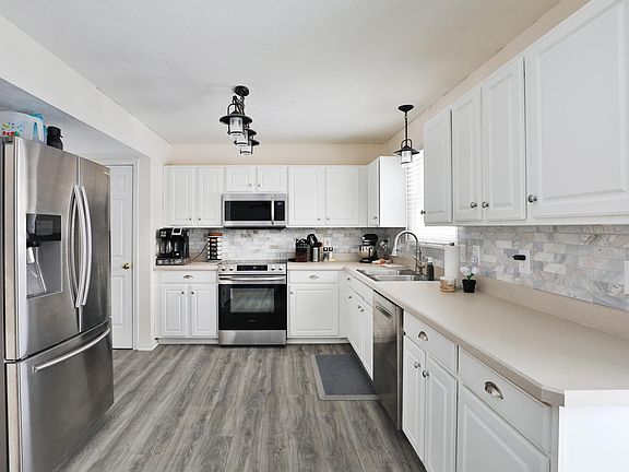 5th image of 8628 Clover Glade Dr