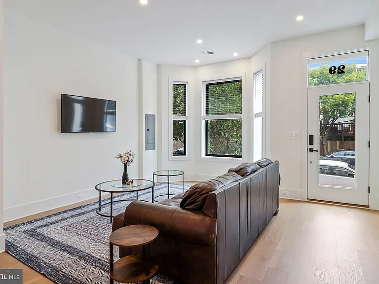 29 N St NW #2 — Photo 5