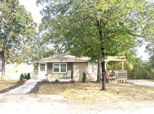 3086 Maple St, Hollister, MO 65672