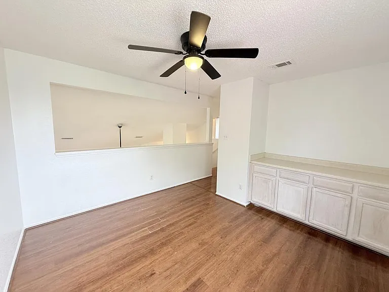 2302 Tracey Ann Ln — Photo 25