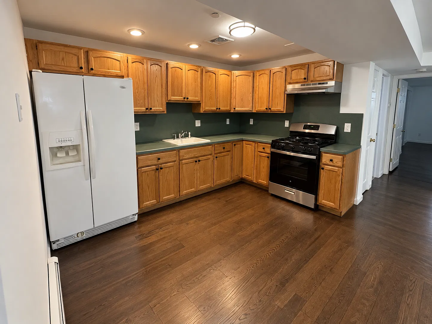 1 bed, 700 sqft, $1,800 — Photo 3