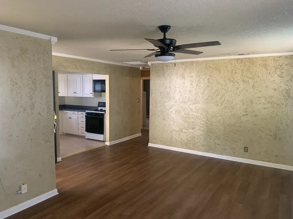2 bed, 876 sqft, $1,200 — Photo 3