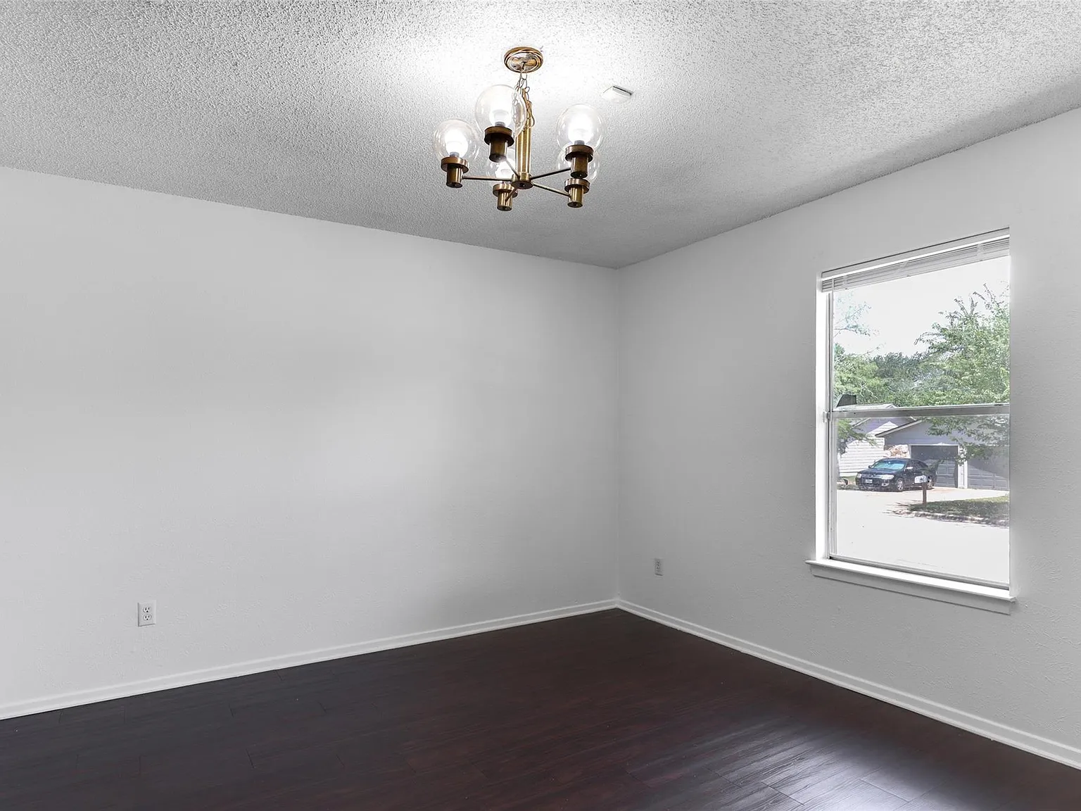 3 bed, 2.0 bath, 1510 sqft, $1,895 — Photo 4