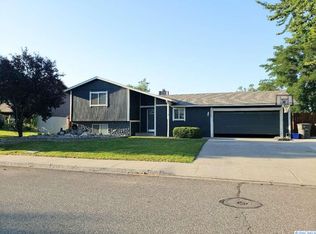 7922 W Imnaha Ave, Kennewick, WA 99336