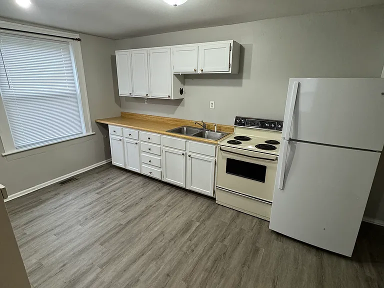 1013 Harding Way E #1 — Photo 5