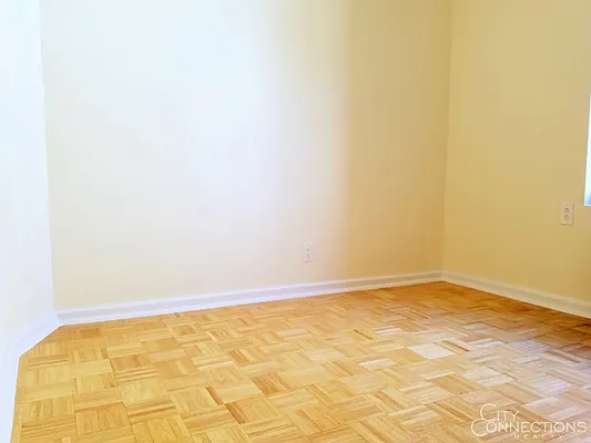 Rented by City Connections Realty | media 27